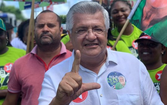 Bacelar elogia Lula, mas diz que debate "descambou para o baixo nível"