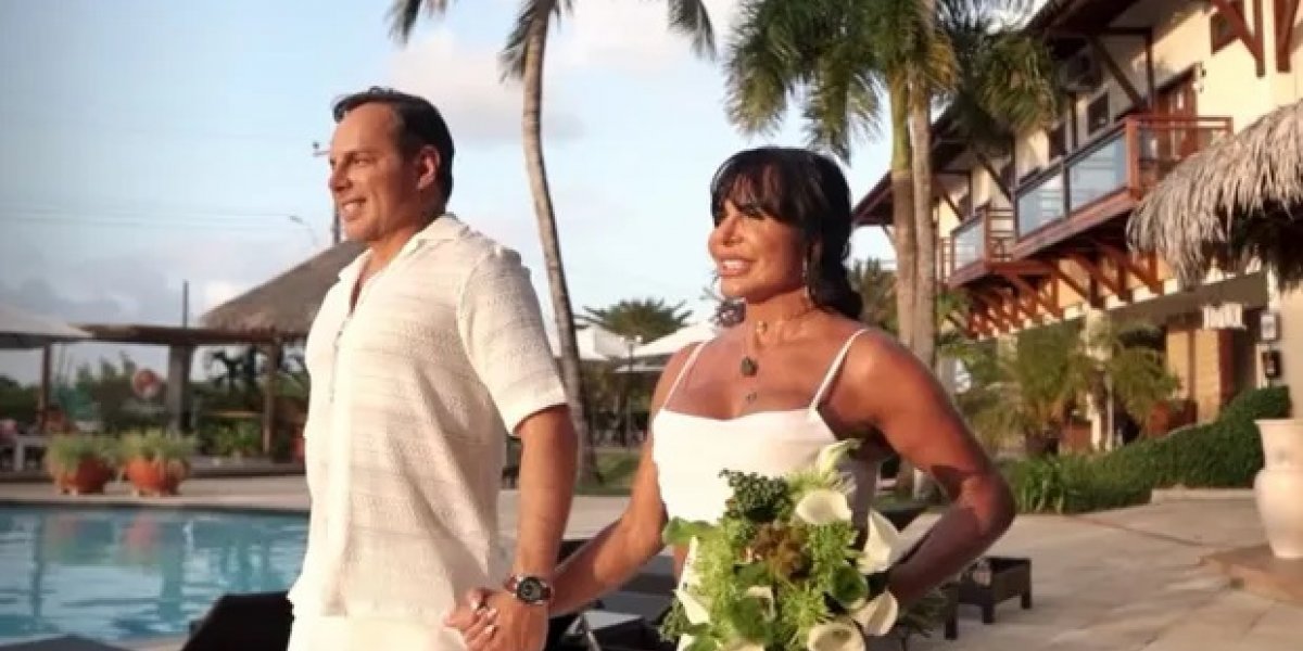 Mais um! Gretchen renova votos e sobe ao altar pela 19ª vez