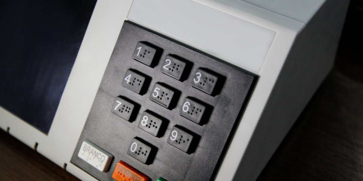 Brasileiros que vivem na Nova Zelândia começam a votar para Presidente