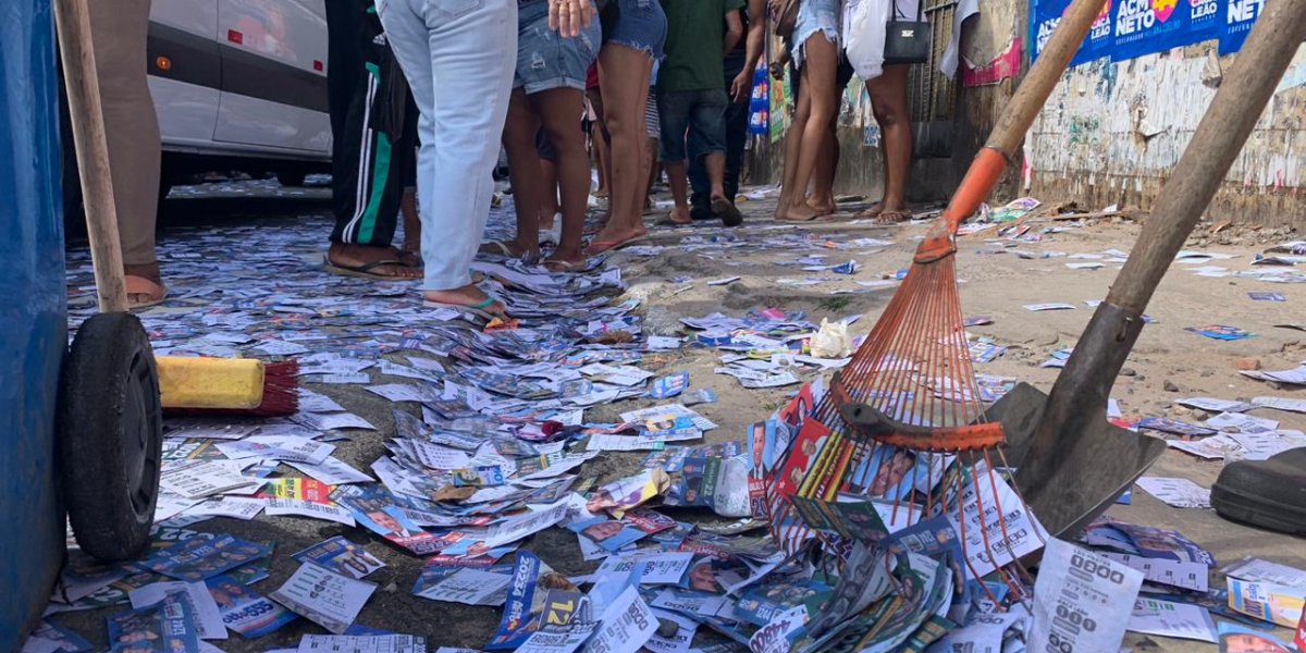 Salvador tem ruas sujas neste domingo de eleições