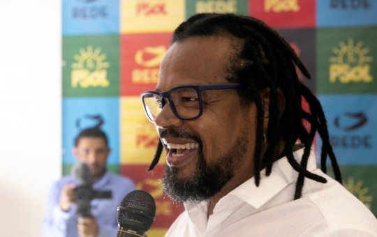 Eleições: Kleber Rosa vota no bairro de Ondina, em Salvador