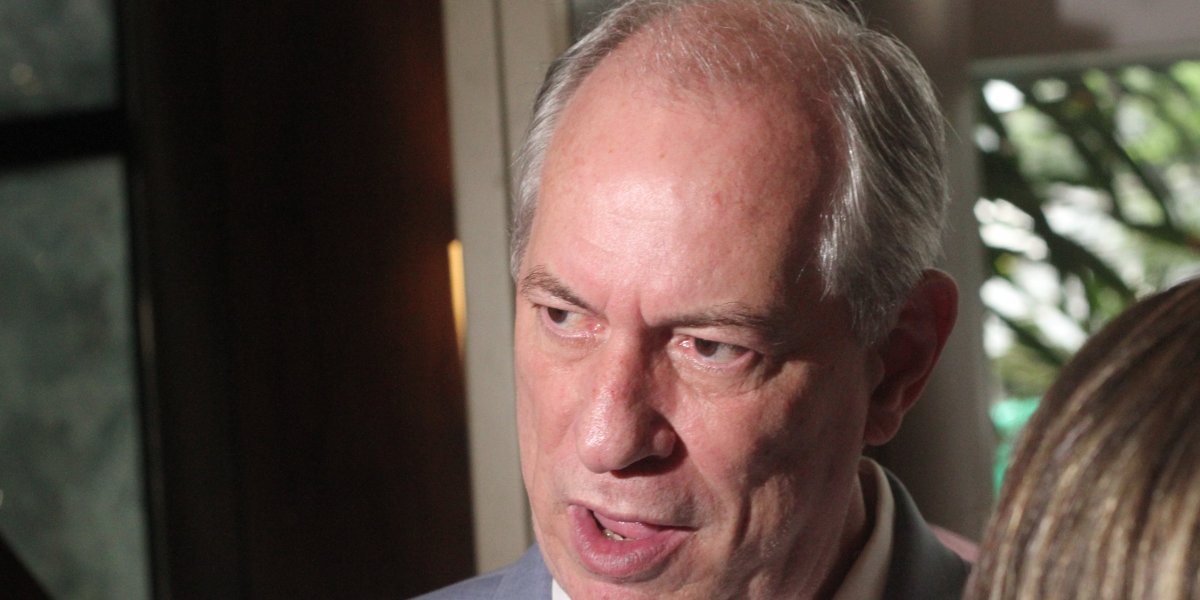 Ciro cria mistério sobre posição no 2º turno: "Peço algumas horas"