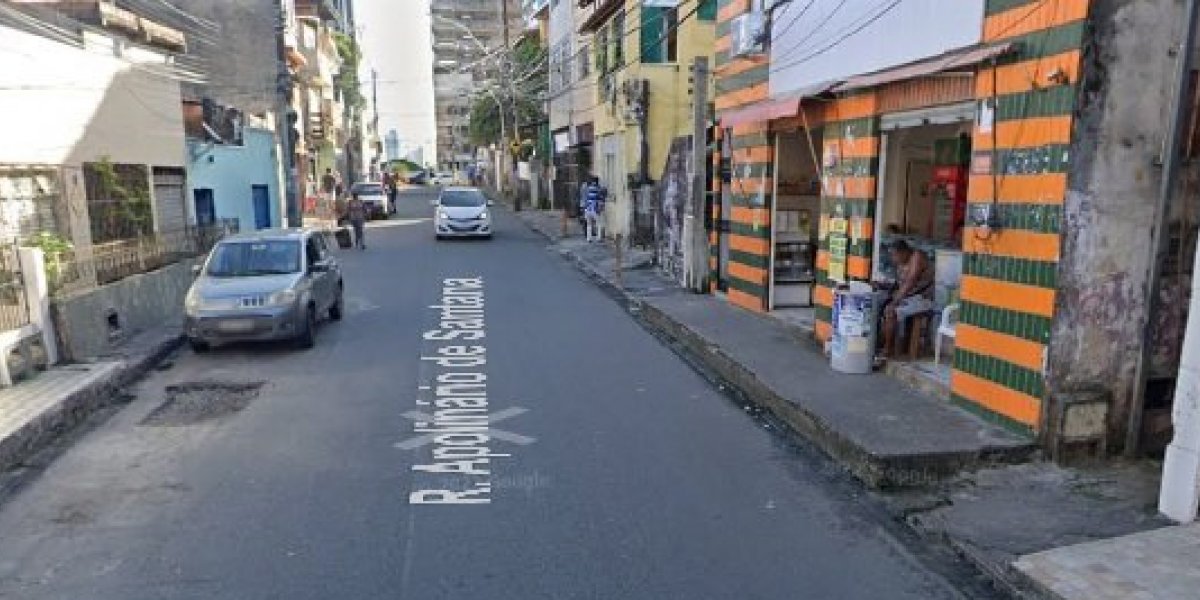 Ataque no Engenho Velho da Federação: um é morto e quatro pessoas são baleadas