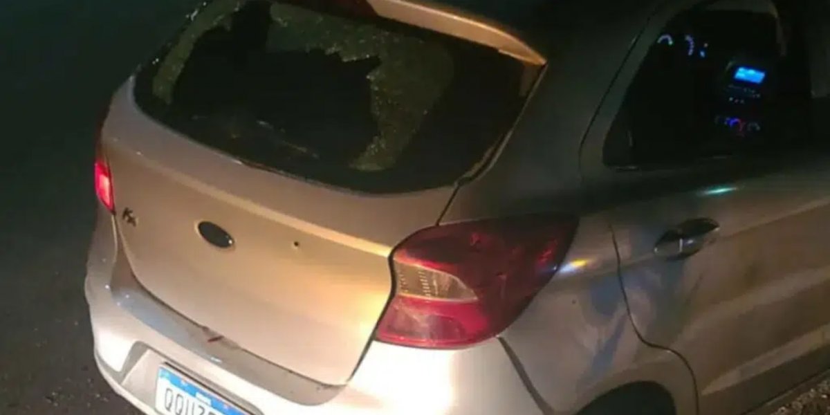Homens são achados mortos em porta-malas de carro em Salvador