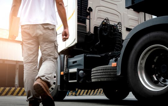 Feira de Santana: SineBahia tem 300 vagas de emprego para motorista carreteiro