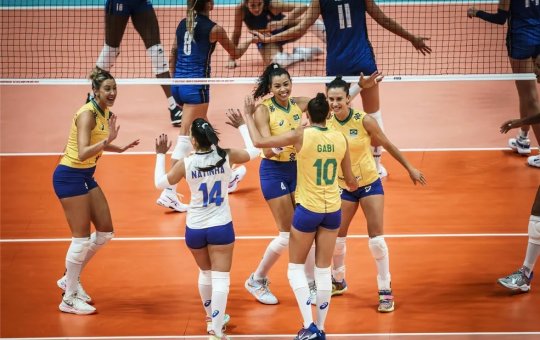 Brasil quebra invencibilidade da Itália no Mundial de Vôlei Feminino