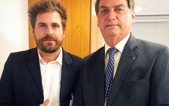  Eleito deputado, Thiago Gagliasso alfineta irmão: "Passa lá no gabinete"