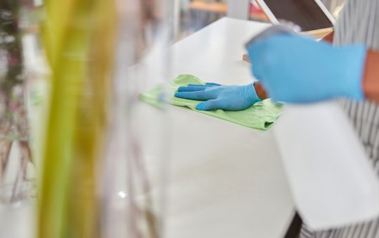 Simm abre 10 oportunidades para auxiliar de limpeza de limpeza PCD