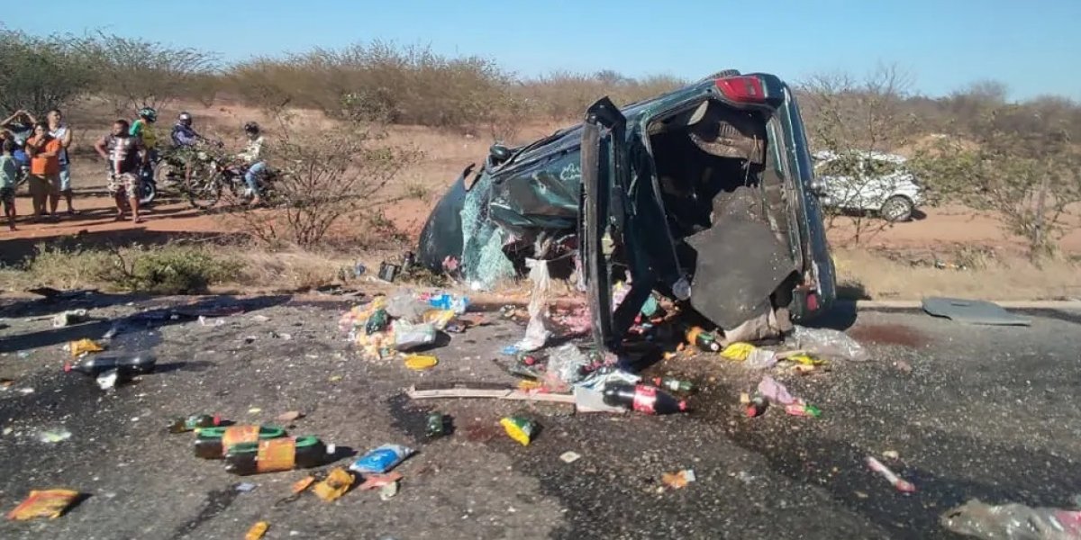 Casal morre em acidente de carro no norte da Bahia