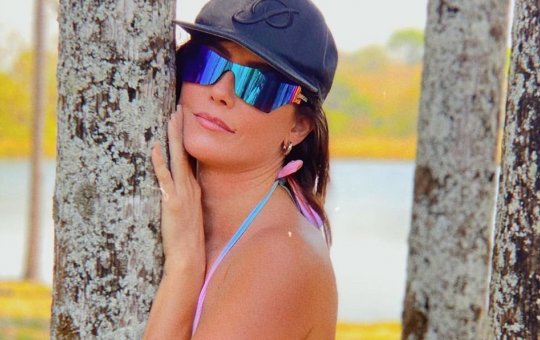 Livro aberto: Deborah Secco fala sobre vida sexual e 'pepeca' fumante