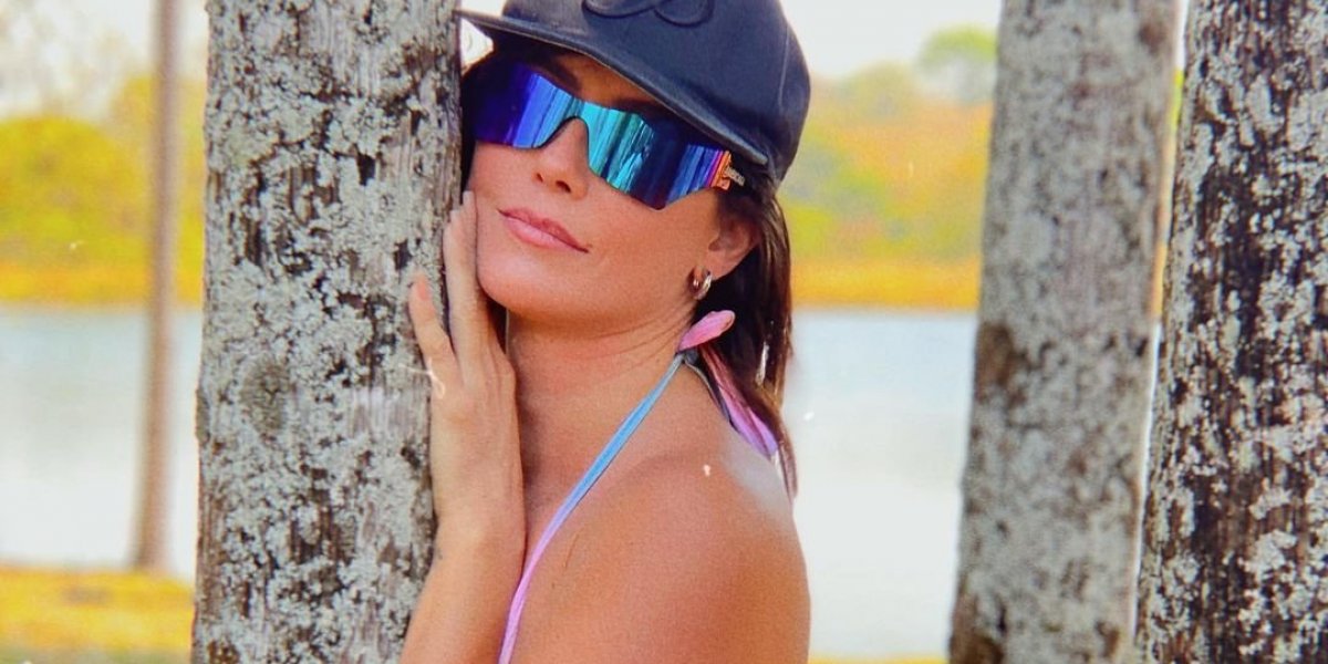 Livro aberto: Deborah Secco fala sobre vida sexual e 'pepeca' fumante