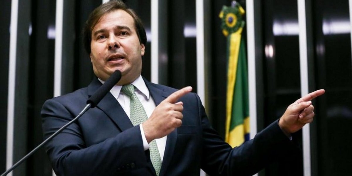 Rodrigo Maia pede demissão após governador de SP declarar apoio a Bolsonaro
