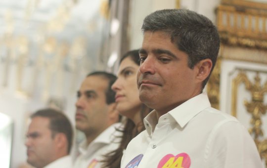 Debandada: ACM Neto vê prefeitos e aliados migrarem para a base de Jerônimo