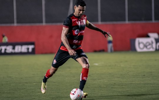 Zagueiro Alan Santos recusa proposta de renovação do Vitória e se pronuncia