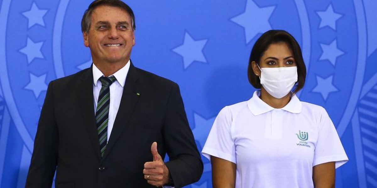 "Eu não concordo, mas ele é assim", diz primeira-dama sobre Bolsonaro