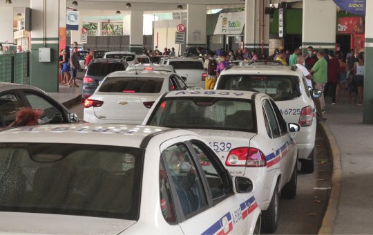 Após morte de taxista, categoria relata rotina de medo e violência na Bahia