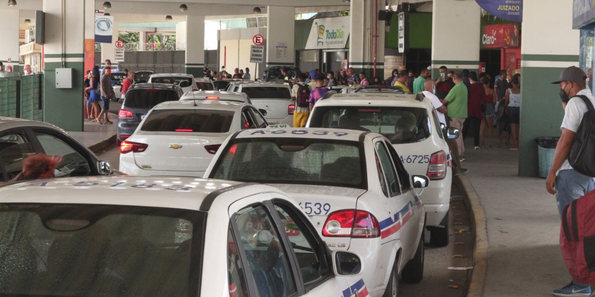 Após morte de taxista, categoria relata rotina de medo e violência na Bahia