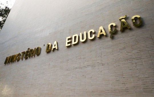 Educação anuncia desbloqueio para universidades e colégios federais  