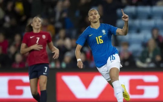 Com dois gols de Bia Zaneratto, Brasil goleia Noruega em amistoso