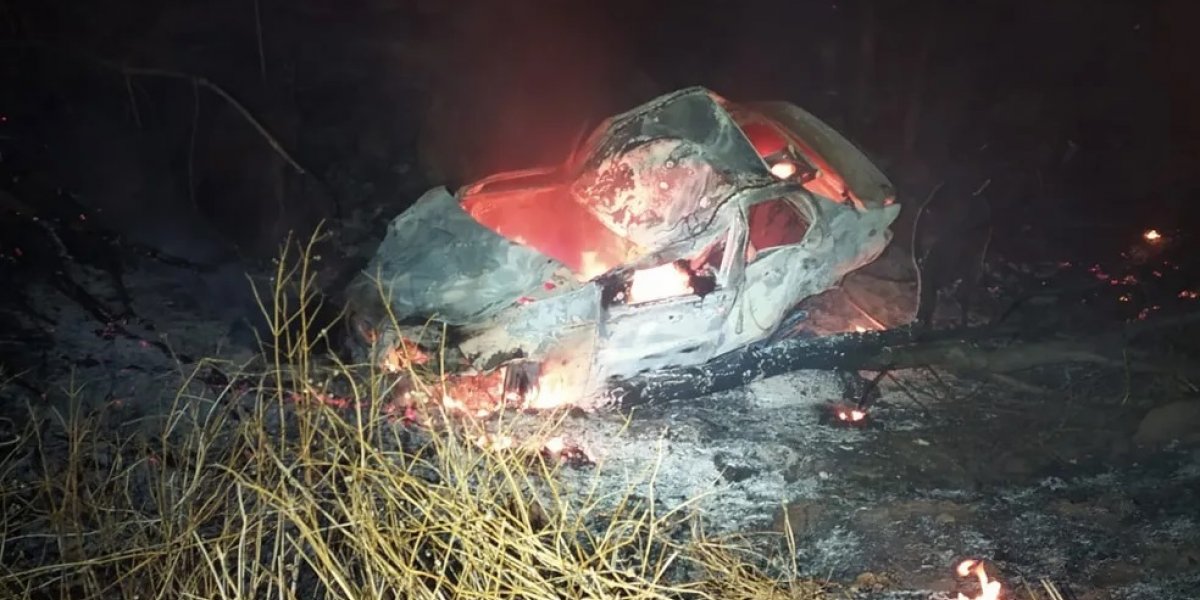 Ibotirama: homem morre carbonizado após carro capotar na BR-242
