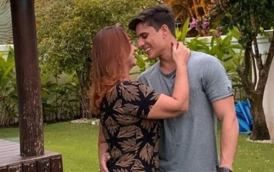 A Fazenda: Tiago Ramos revela motivo da preferência por mulheres mais velhas