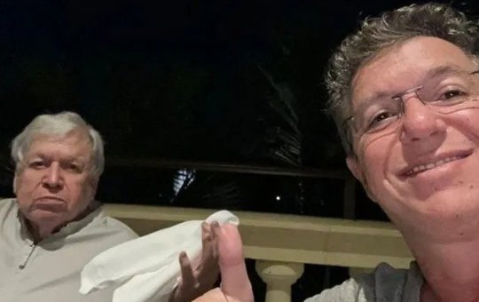 Boninho posta foto e famosos desejam boa recuperação a Boni após infarto