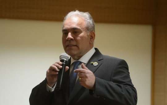 Ministro defende novo modelo de remuneração no SUS e cobra indústria