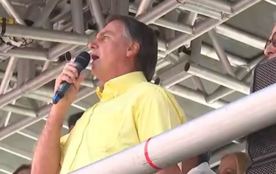 Bolsonaro faz campanha em eventos religiosos em Minas e São Paulo