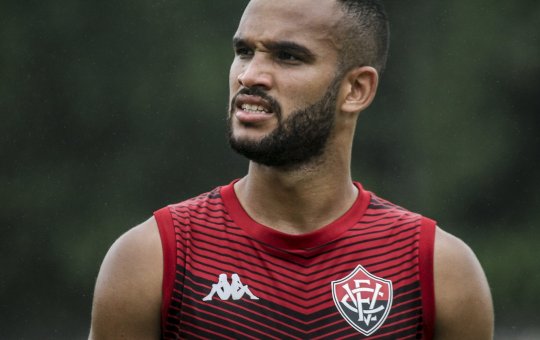 João Victor pode fazer parte de elenco do Vitória em 2023, diz Fábio Mota