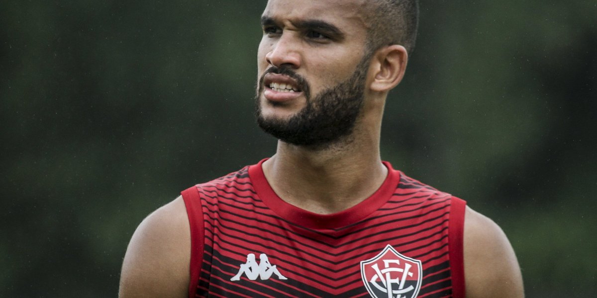João Victor pode fazer parte de elenco do Vitória em 2023, diz Fábio Mota