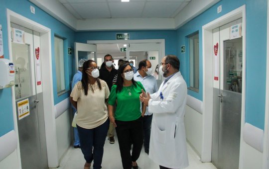 Martagão e Prefeitura de Salvador assinam convênios de projetos após doações