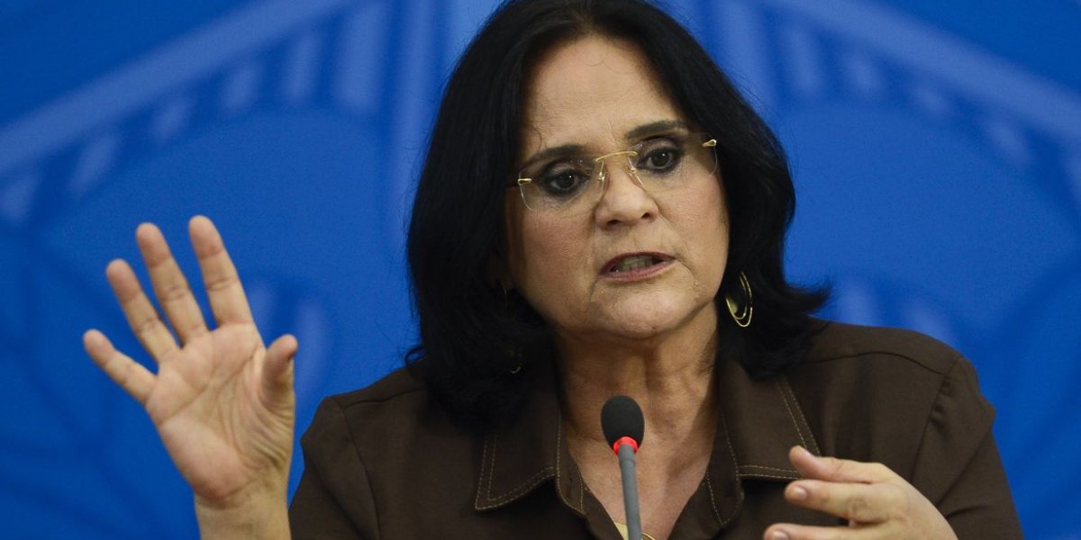 Damares não apresenta provas e diz ter ouvido "nas ruas" sobre tráfico humano