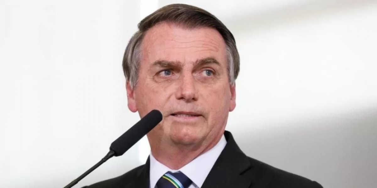 Bolsonaro diz que vai desonerar folha do setor de saúde
