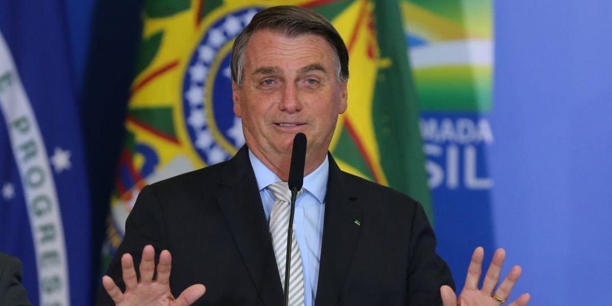 Bolsonaro afirma ter "pintado clima" entre ele e menina de 14 anos; entenda