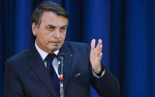 Bolsonaro volta a atacar urnas eletrônicas: "São ultrapassadas"