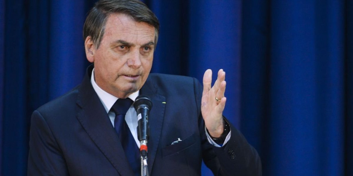 Bolsonaro volta a atacar urnas eletrônicas: "São ultrapassadas"