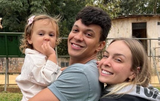 Influenciadores Julio Cocielo e Tata Estaniecki anunciam segunda gravidez 