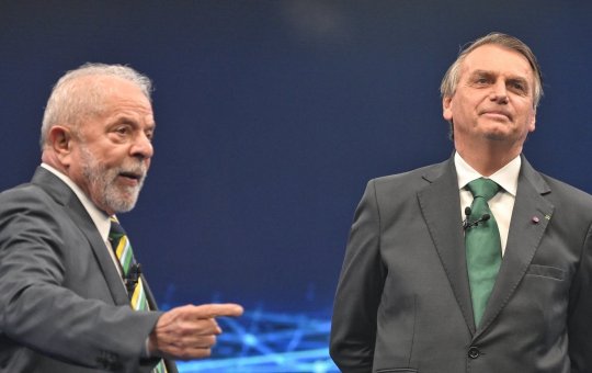 Quaest: Lula oscila para baixo e tem 53% dos votos válidos; Bolsonaro tem 47%
