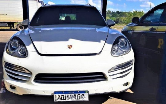 Bahia: mulher é detida após ser flagrada com Porshe roubado comprado por 40 mil