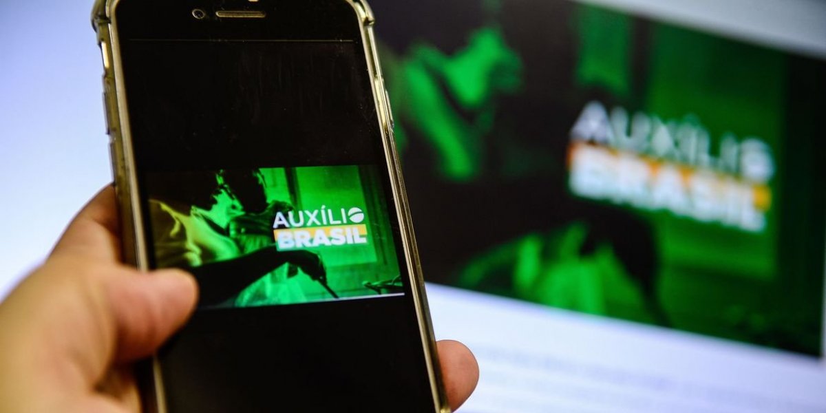 Auxílio Brasil é pago a beneficiários com NIS de final 8