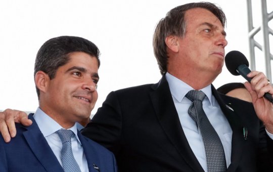 Bolsonaro declara apoio a ACM Neto: "Independente de querer fazer acordo"