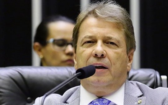 Deputado bolsonarista sugere que estudantes gaúchos sejam queimados vivos