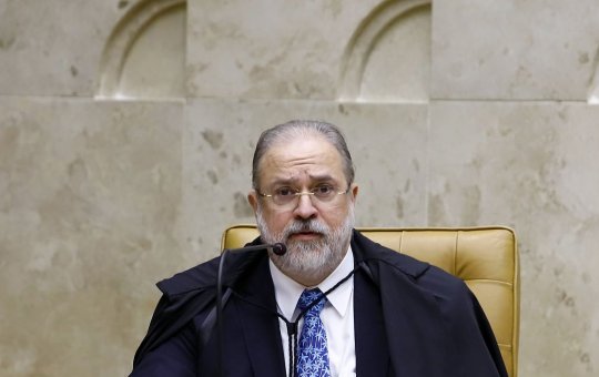 Aras pede ao STF para suspender normas que agilizam combate a fake news 