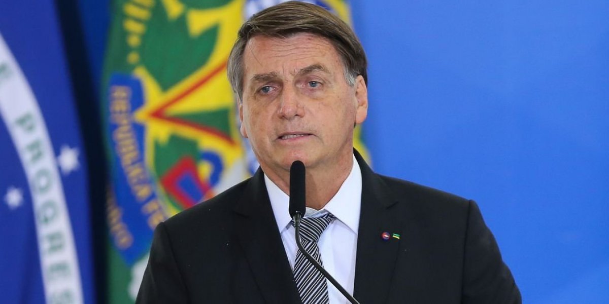Bolsonaro comparece a estádio para assistir jogo do Palmeiras