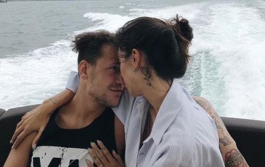 De Gucci à Prada, Saulo e Gabi foram vistos junto em shopping no RJ