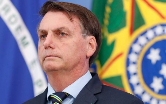 Bolsonaro 'provoca' Lula durante sabatina: "Falo palavrão, mas não sou ladrão"