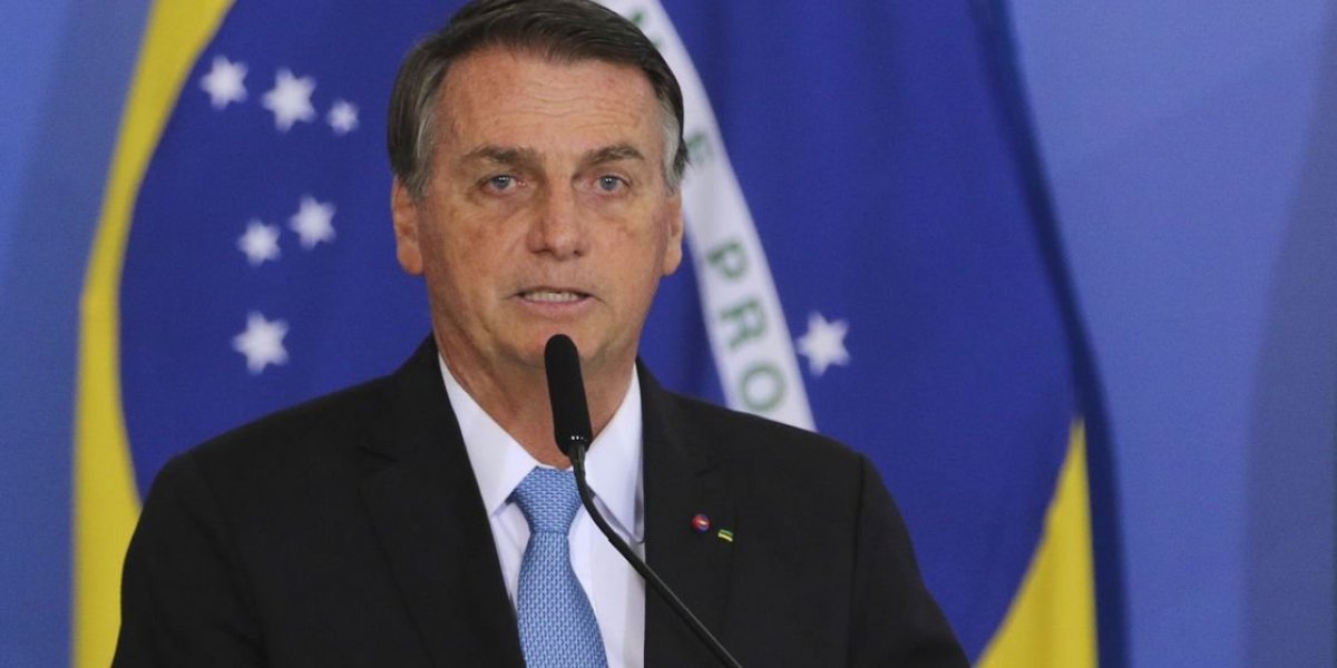 Bolsonaro comparece em jogo do Palmeiras e é saudado pela torcida: "mito"