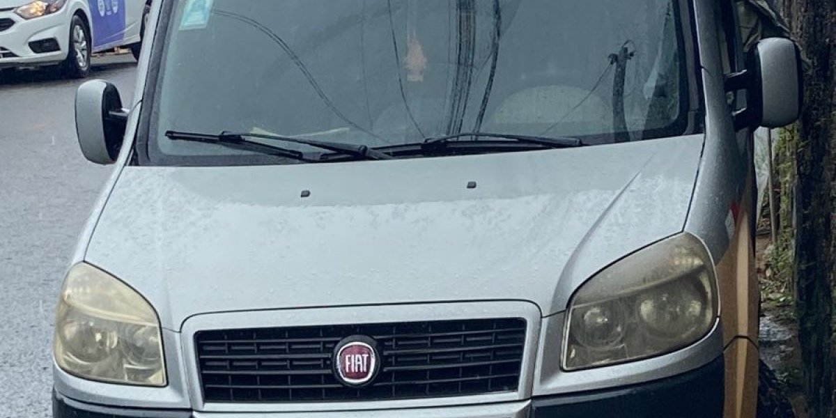 Veículo escolar roubado na Liberdade é encontrado em Simões Filho