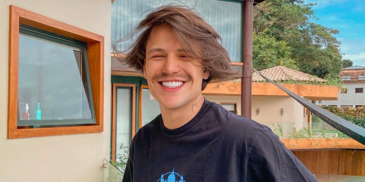 Cantor Saulo Poncio é acusado de abuso sexual durante festa