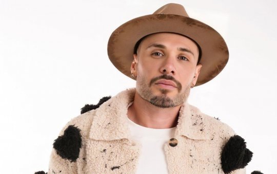 Pintou clima?  Alex Gallete revela atração por Pelé Milflows em ‘A Fazenda 14’